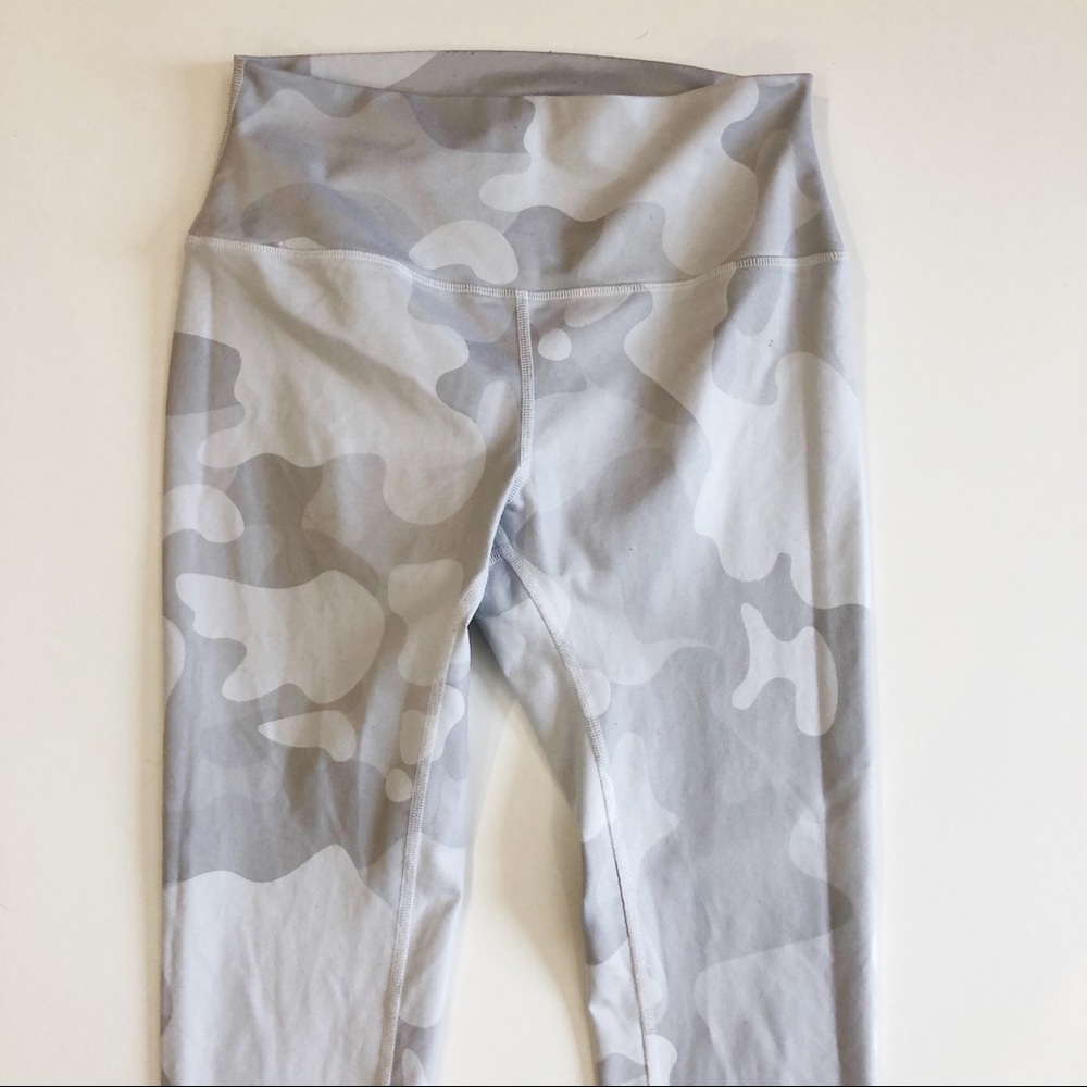 Alo Yoga White Camo High Waist Camo Vapor Legging - Picture 7 of 8